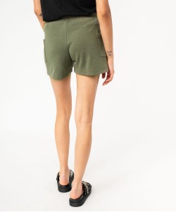 Short femme en maille avec ceinture élastiquée